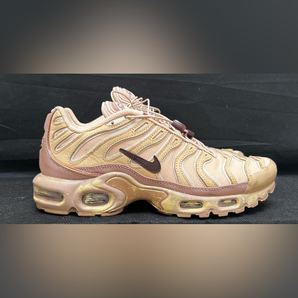Nike Air Max Plus Woman’s Size 6.5 Sesame FZ5049-222 Preowned